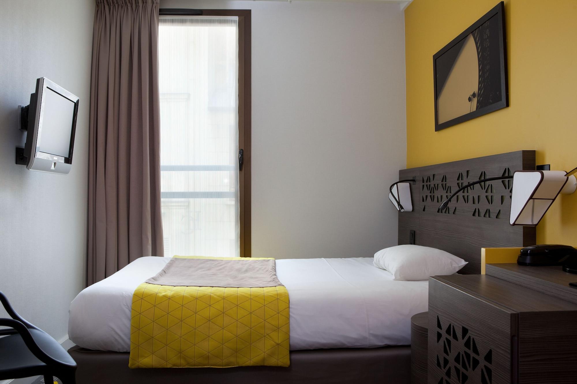 Hotel Eiffel Capitol Paris Bagian luar foto