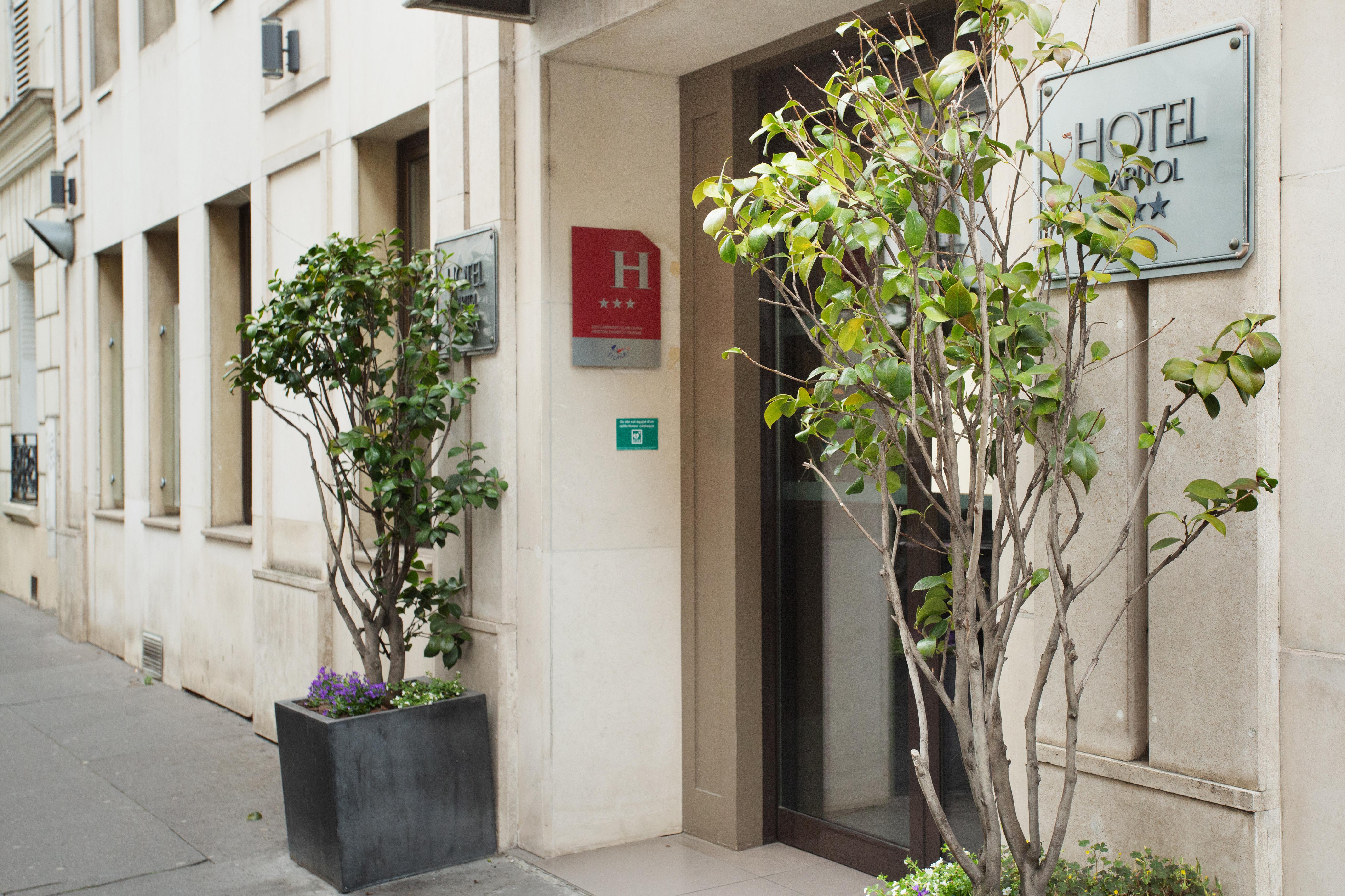 Hotel Eiffel Capitol Paris Bagian luar foto