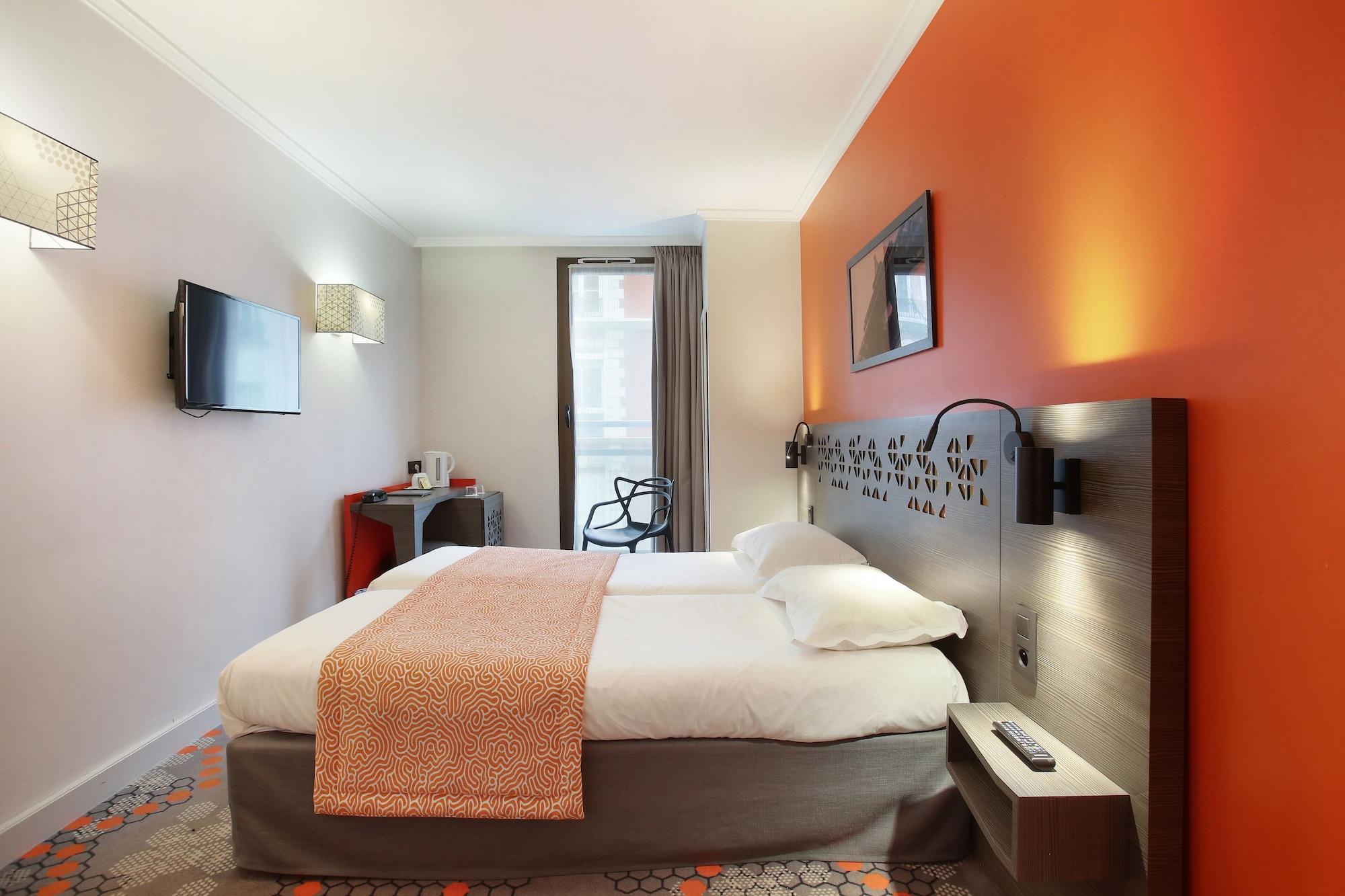 Hotel Eiffel Capitol Paris Bagian luar foto