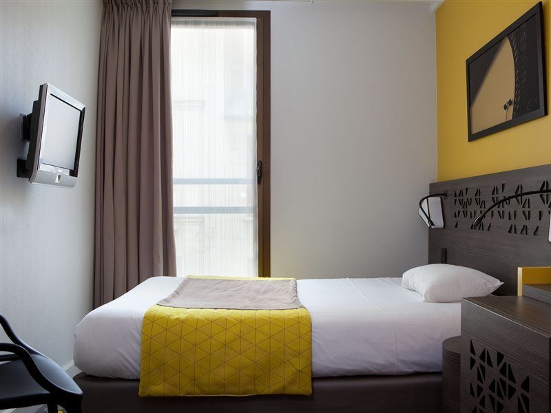 Hotel Eiffel Capitol Paris Bagian luar foto
