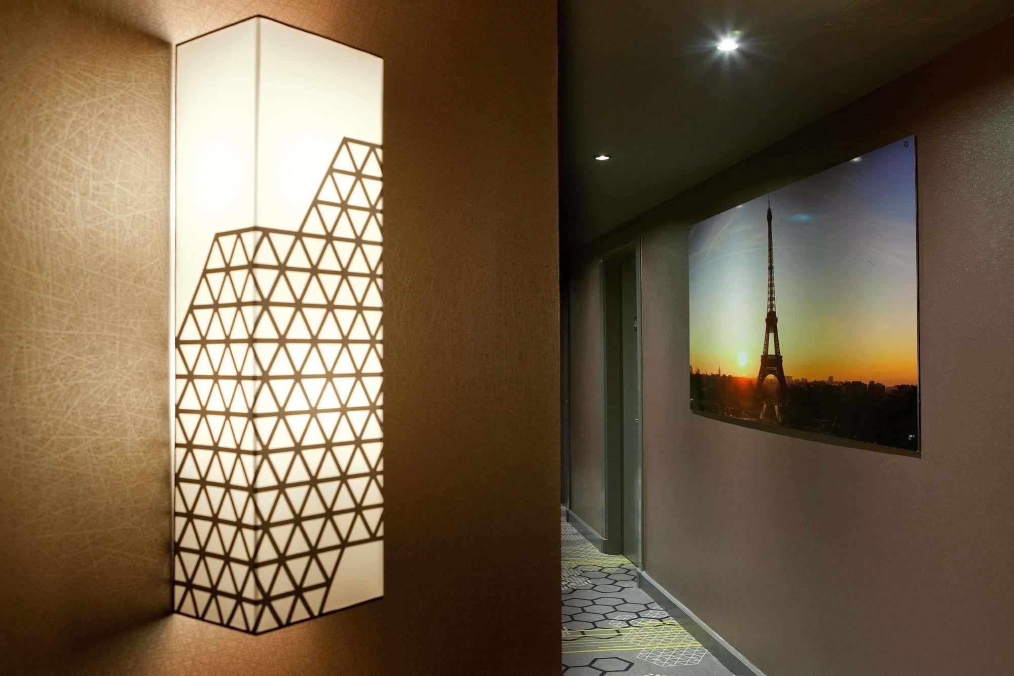 Hotel Eiffel Capitol Paris Bagian luar foto
