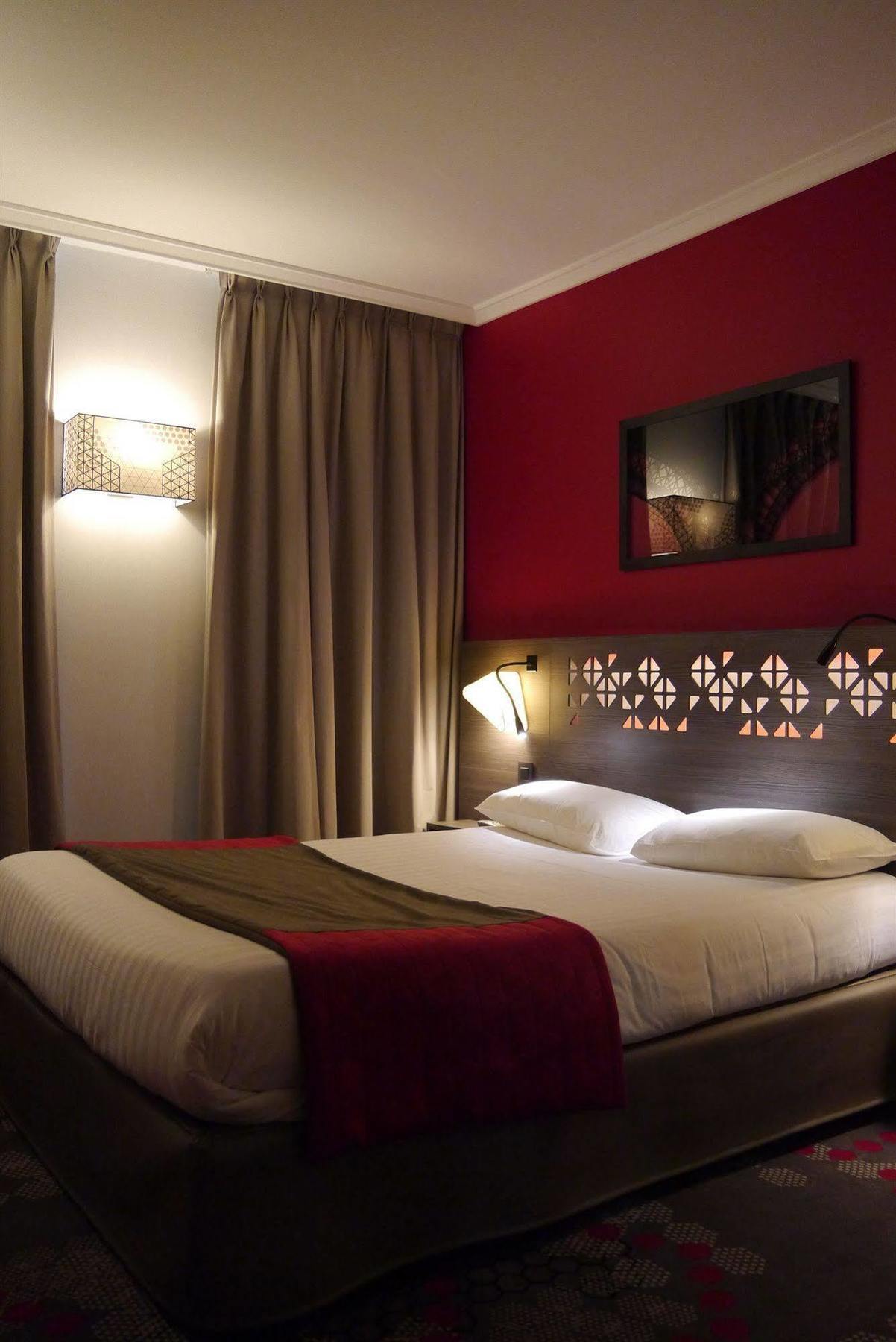 Hotel Eiffel Capitol Paris Bagian luar foto